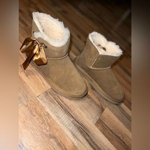 Womans Bearpaw Boots